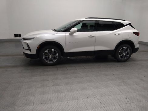 Used 2024 Chevrolet Blazer LT w/ Convenience Package FWD image 2