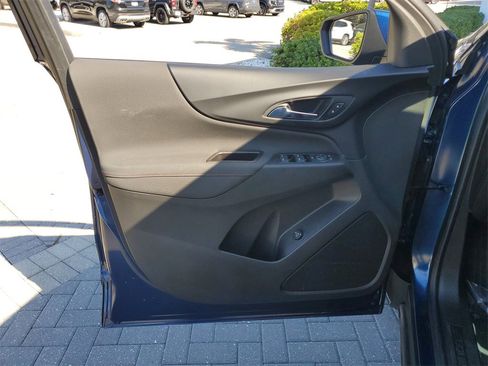 Certified 2022 Chevrolet Equinox RS w/ Infotainment Package image 21