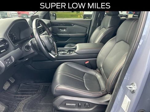 Used 2024 Honda Pilot TrailSport image 9