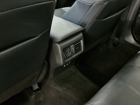 Used 2025 Toyota Camry SE FWD image 28