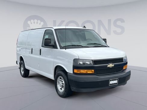Used 2021 Chevrolet Express 2500 RWD image 18