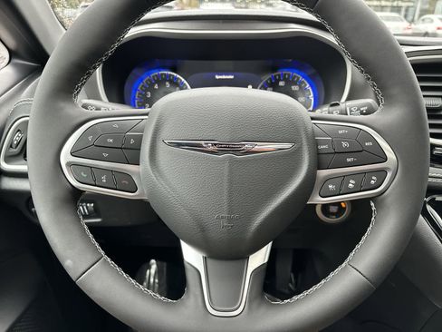 New 2026 Chrysler Pacifica Select image 14