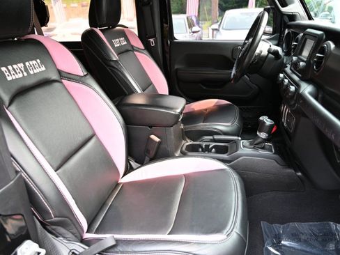 Used 2018 Jeep Wrangler Sport AWD/4WD image 14