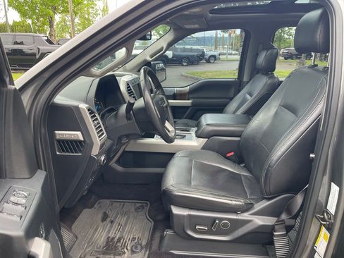 Used 2015 Ford F150 Lariat w/ Equipment Group 501A Mid AWD/4WD image 8