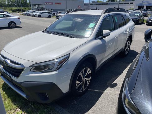 Used 2020 Subaru Outback Limited AWD/4WD image 3