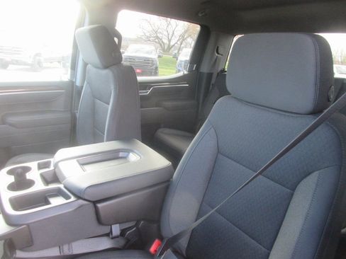 New 2026 GMC Sierra 1500 Elevation image 13