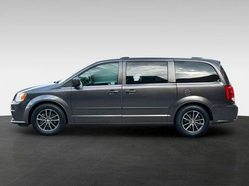 Used 2016 Dodge Grand Caravan SXT FWD image 4