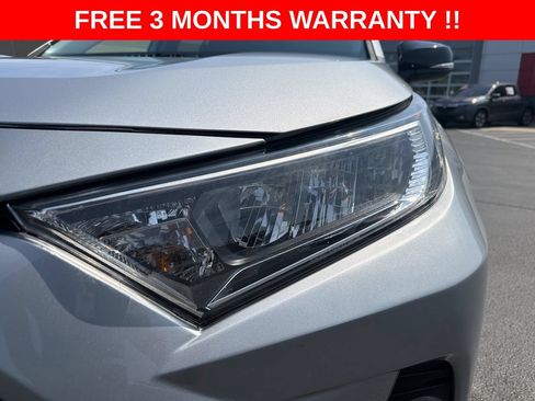 Used 2021 Toyota RAV4 XLE AWD/4WD image 34
