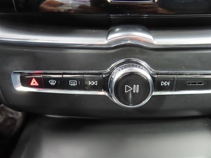 Used 2020 Volvo XC60 T6 Momentum w/ Protection Package Premier AWD/4WD image 28
