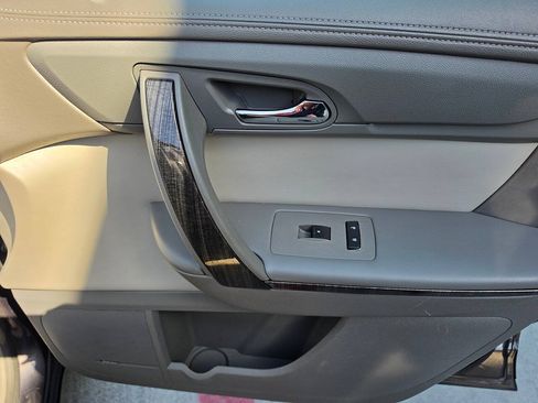 Used 2014 GMC Acadia SLT FWD image 32