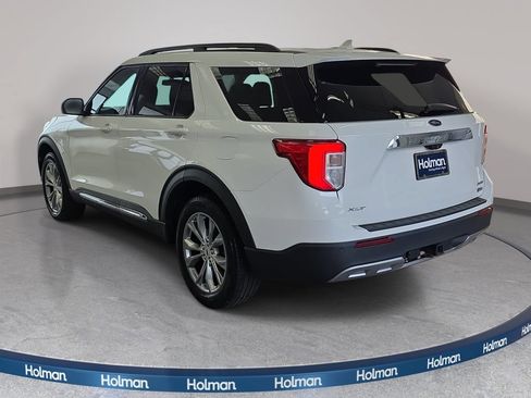 Certified 2022 Ford Explorer XLT w/ Equipment Group 202A AWD/4WD image 7