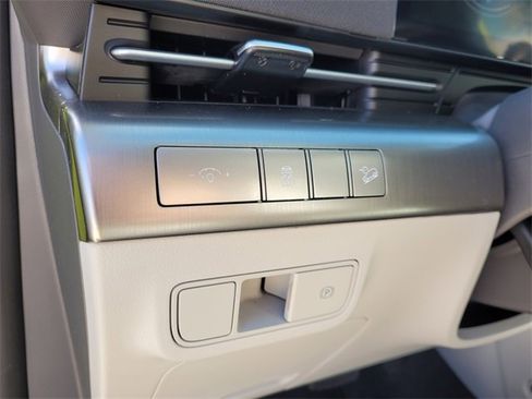 Used 2025 Hyundai Kona SEL image 20