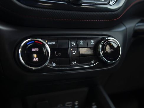 Used 2023 Chevrolet TrailBlazer RS w/ Convenience Package AWD/4WD image 8