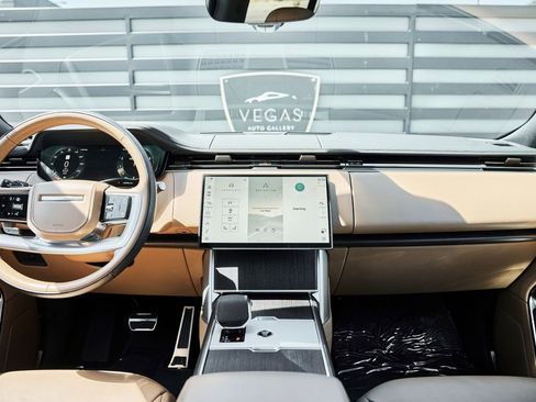 Used 2024 Land Rover Range Rover Long Wheelbase SE image 55