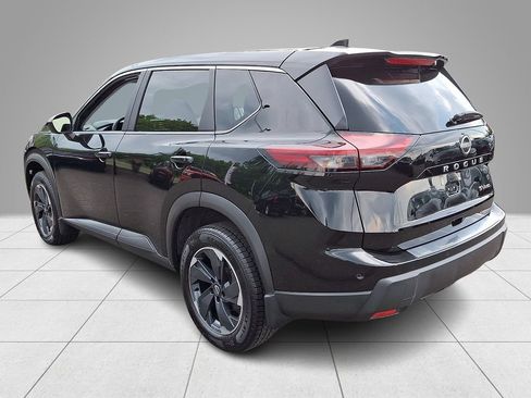 Used 2024 Nissan Rogue SV AWD/4WD image 7