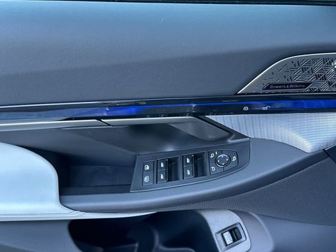 Used 2025 BMW M5 w/ Carbon Package image 12