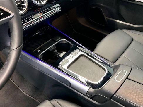 Used 2025 Mercedes-Benz GLB 250 4MATIC image 15