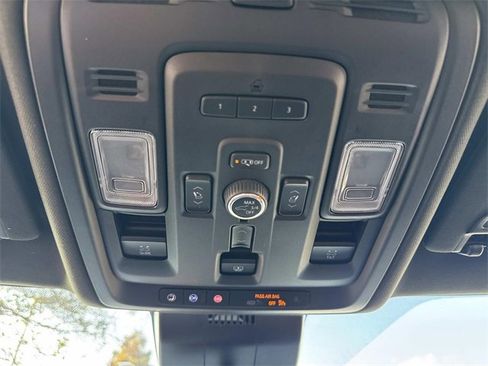 Used 2023 GMC Yukon Denali Ultimate image 26