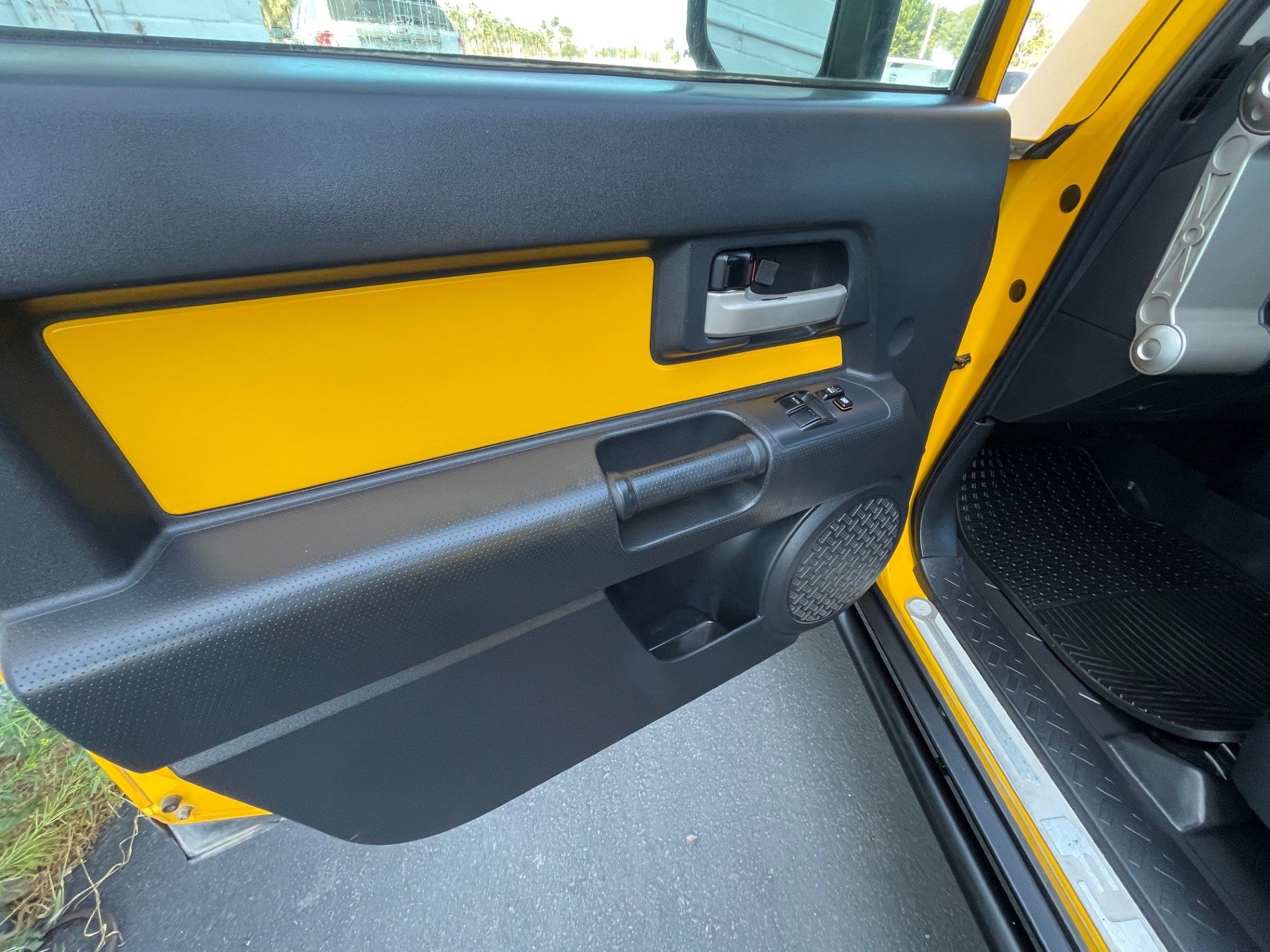 Used 2007 Toyota FJ Cruiser 4WD image 12