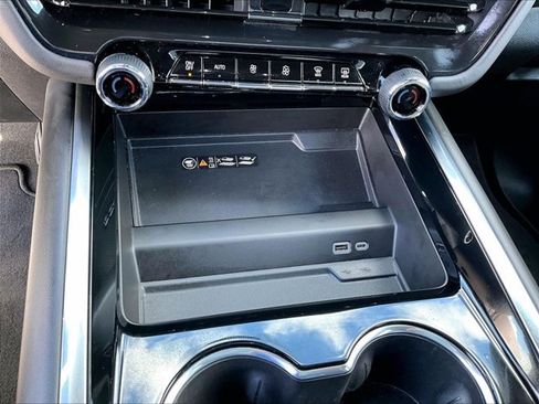 Used 2025 Chevrolet Tahoe High Country RWD image 24