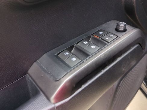 Used 2019 Toyota Tacoma TRD Sport AWD/4WD image 12