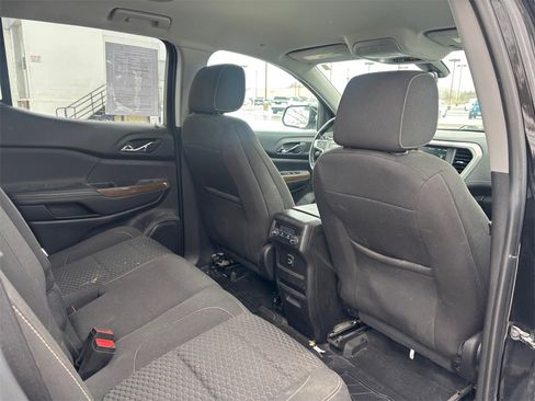 Used 2018 GMC Acadia SLE image 22