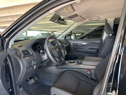 Certified 2025 Honda Ridgeline Sport image 8