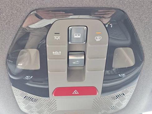 Certified 2024 Kia EV9 Wind AWD/4WD image 19