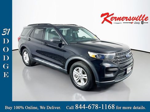 Used 2022 Ford Explorer XLT image 1