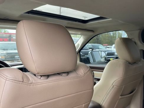 Used 2018 RAM 1500 Laramie AWD/4WD image 10