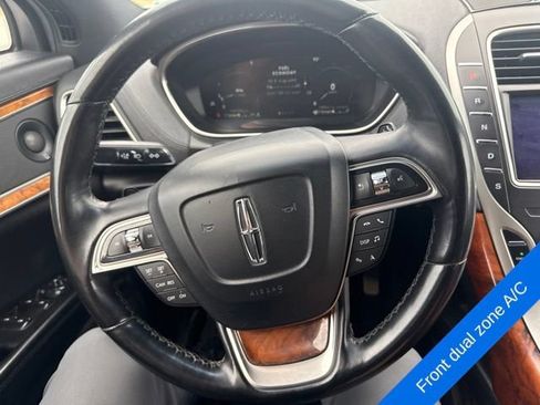 Used 2019 Lincoln Nautilus Reserve AWD/4WD image 11