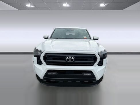 Certified 2024 Toyota Tacoma SR5 image 6