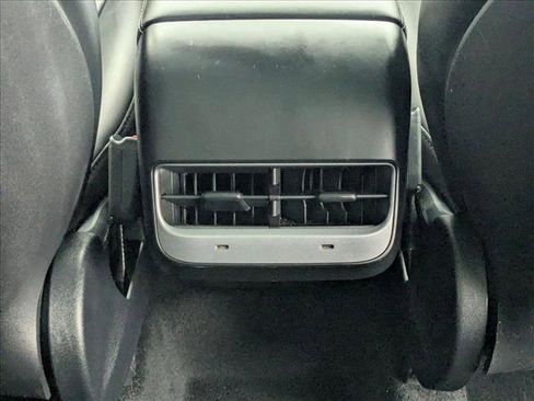 Used 2023 Tesla Model Y Long Range image 15