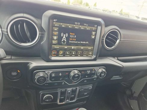 Used 2023 Jeep Wrangler Unlimited Sahara w/ Cold Weather Group AWD/4WD image 31