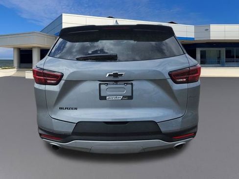 Used 2025 Chevrolet Blazer LT w/ Convenience Package image 4