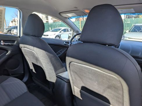 Used 2017 Kia Forte S w/ S Technology Package image 15