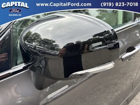 Used 2024 Volvo XC60 B5 Plus AWD/4WD image 12