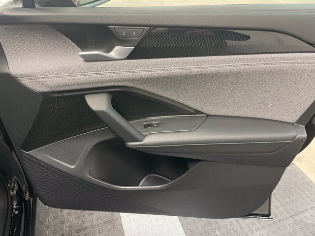 Certified 2025 Volkswagen Tiguan S AWD/4WD image 3