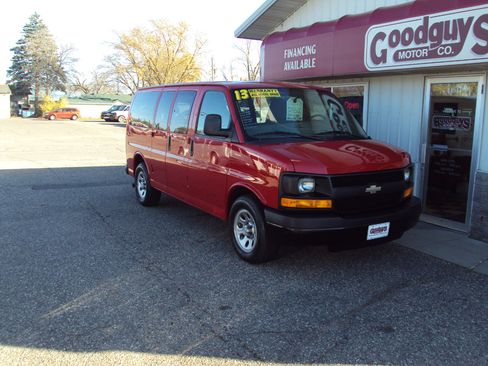 Used 2013 Chevrolet Express 1500 AWD image 2