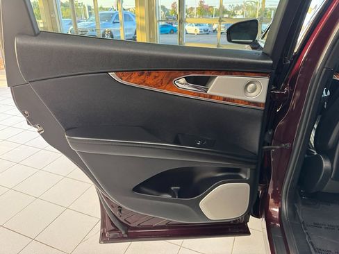 Used 2017 Lincoln MKX Reserve w/ Luxury Package image 37