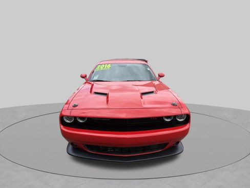 Used 2016 Dodge Challenger R/T Scat Pack w/ Leather Interior Group RWD image 8