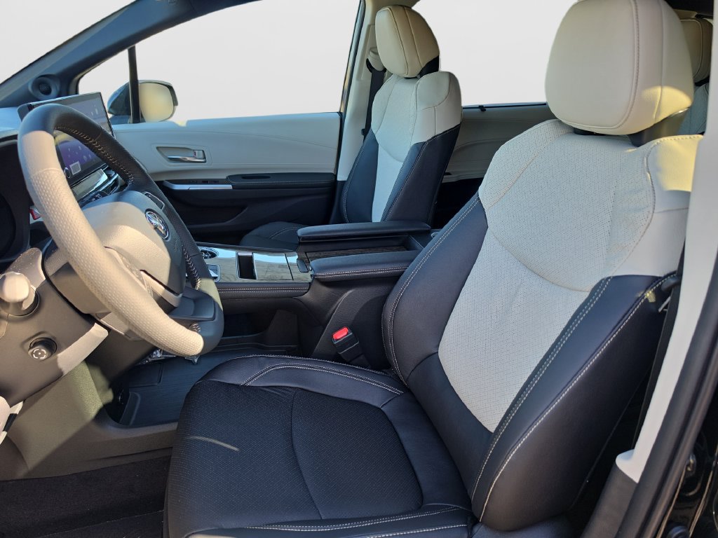 Used 2026 Toyota Sienna Platinum AWD/4WD image 19