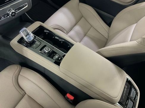 New 2026 Volvo XC90 B6 Ultra w/ Protection Package Premier AWD/4WD image 21