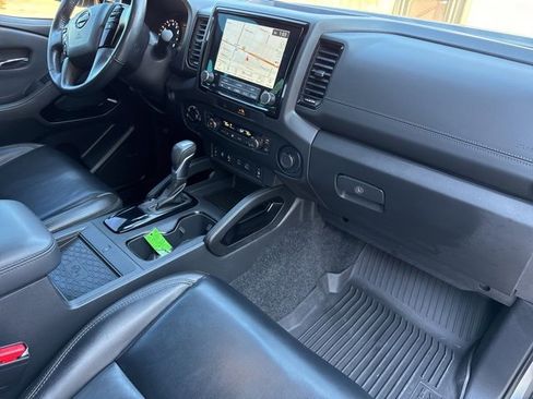 Used 2022 Nissan Frontier PRO-4X w/ Pro-4X Premium Package image 12
