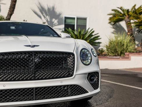 Used 2022 Bentley Continental GT image 12