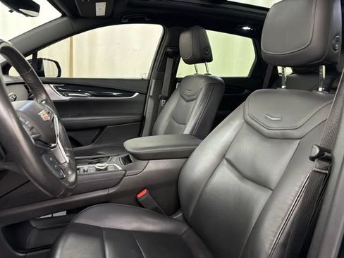 Used 2023 Cadillac XT5 Premium Luxury w/ Technology Package AWD/4WD image 9