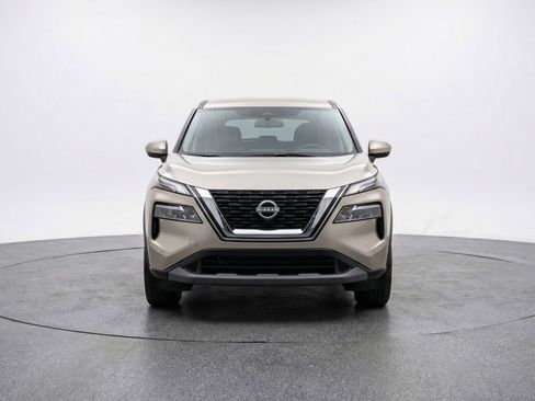 Used 2025 Nissan Rogue SV AWD/4WD image 2