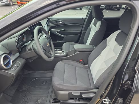 New 2026 Chevrolet Trax LS w/ LS Convenience Package FWD image 22