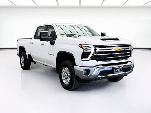 Used 2024 Chevrolet Silverado 2500 LTZ AWD/4WD image 3