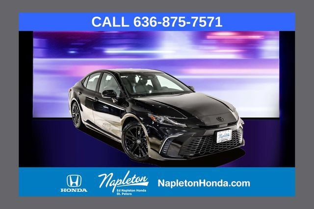 Used 2025 Toyota Camry SE w/ Convenience Package FWD image 1
